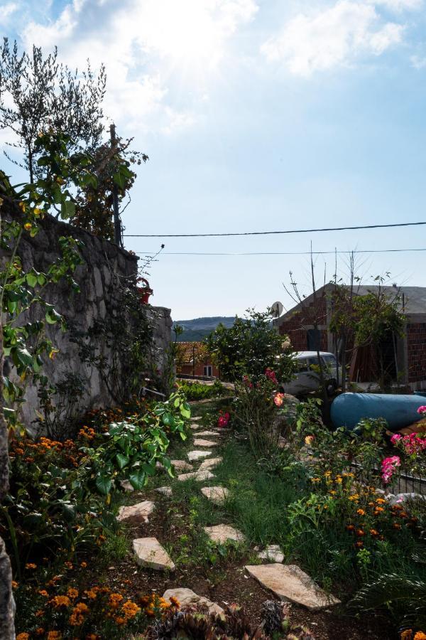 Apartmani Kamena Ruza Budva Exterior foto